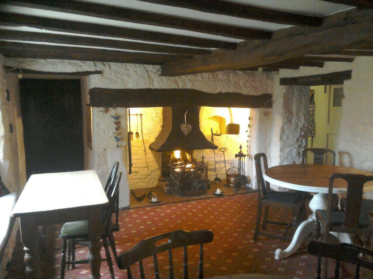 The Crown Inn Alvediston Eksteriør billede