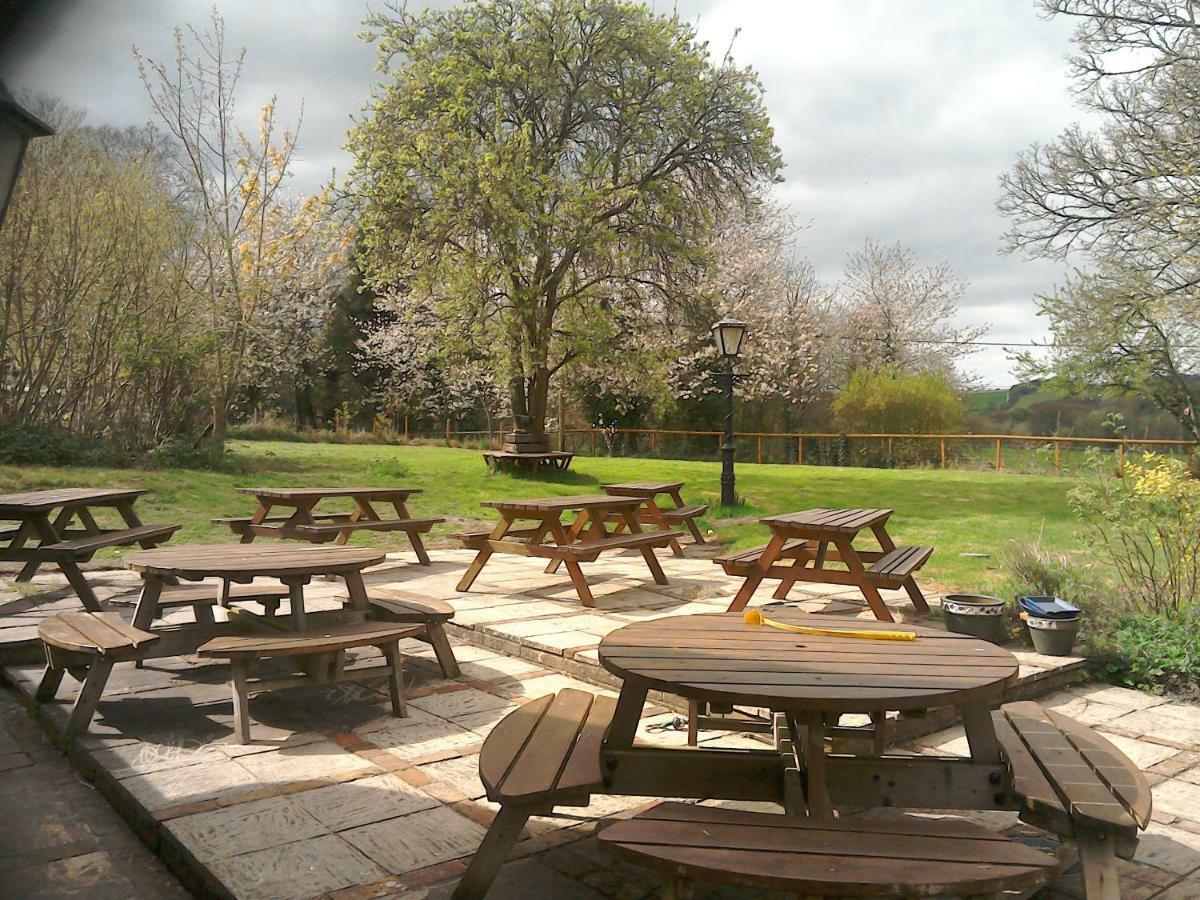 The Crown Inn Alvediston Eksteriør billede