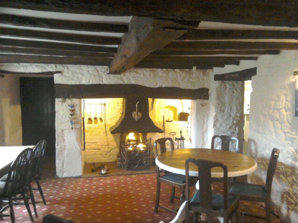 The Crown Inn Alvediston Eksteriør billede