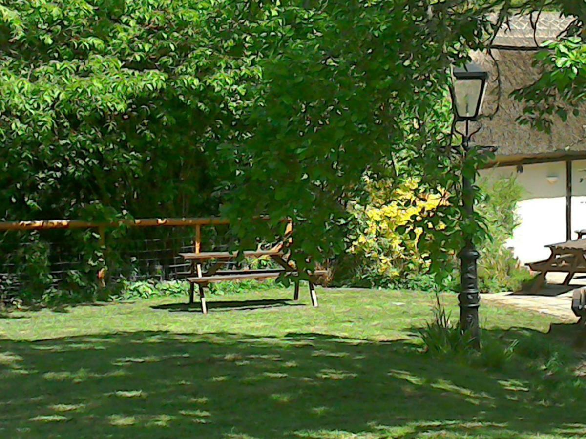 The Crown Inn Alvediston Eksteriør billede